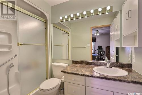 312 305 34Th Street W, Prince Albert, SK - Indoor Photo Showing Bathroom