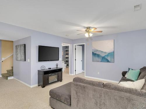 3671 Yorkton Road, West Kelowna, BC - Indoor Photo Showing Living Room