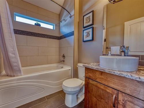 438-6973 Terazona Drive, Kelowna, BC - Indoor Photo Showing Bathroom
