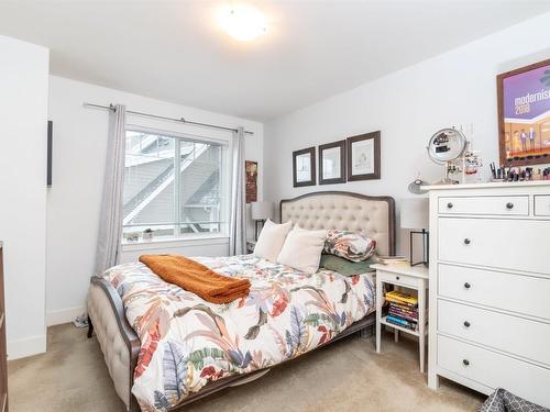 38-600 Sherwood Road, Kelowna, BC - Indoor Photo Showing Bedroom