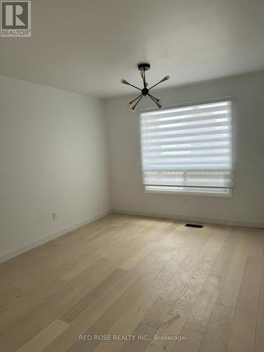 Main - 187 Willow Lane, Newmarket, ON - Indoor Photo Showing Other Room