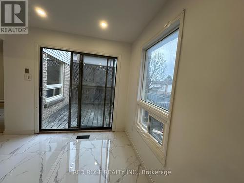 #Main -187 Willow Lane, Newmarket, ON - Indoor Photo Showing Other Room