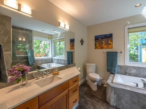 124 Big Horn Trail, Okanagan Falls, BC - Indoor Photo Showing Bathroom