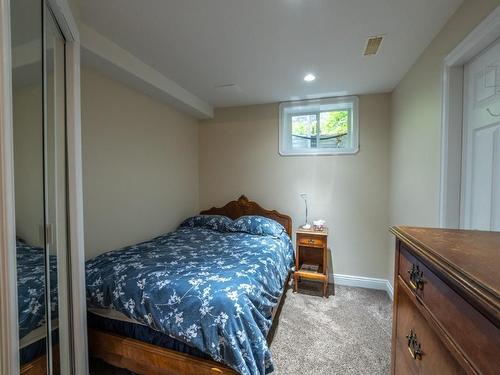 124 Big Horn Trail, Okanagan Falls, BC - Indoor Photo Showing Bedroom