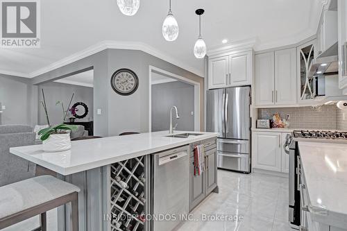 88 Faris St, Bradford West Gwillimbury, ON - Indoor Photo Showing Kitchen With Stainless Steel Kitchen With Double Sink With Upgraded Kitchen