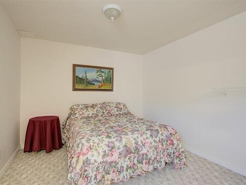 118-445 Yates Road, Kelowna, BC - Indoor Photo Showing Bedroom