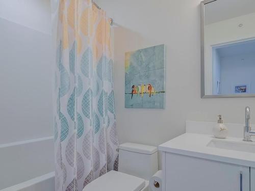 10-1297 Findlay Road, Kelowna, BC - Indoor Photo Showing Bathroom
