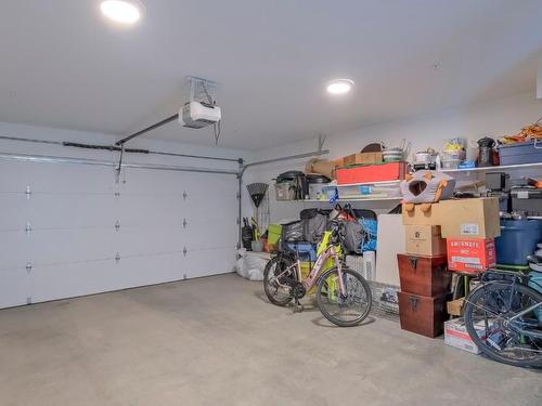 10-1297 Findlay Road, Kelowna, BC - Indoor Photo Showing Garage