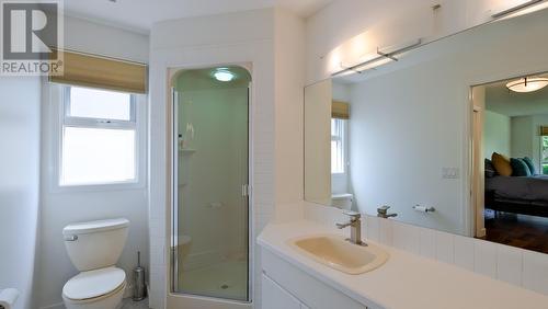 650 Lexington Drive Unit# 304, Kelowna, BC - Indoor Photo Showing Bathroom