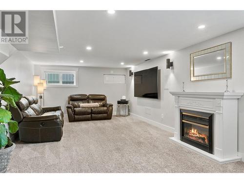 845 Richter Street, Kelowna, BC - Indoor With Fireplace