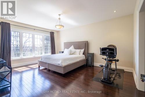 6940 Rayah Crt, Mississauga, ON - Indoor Photo Showing Bedroom