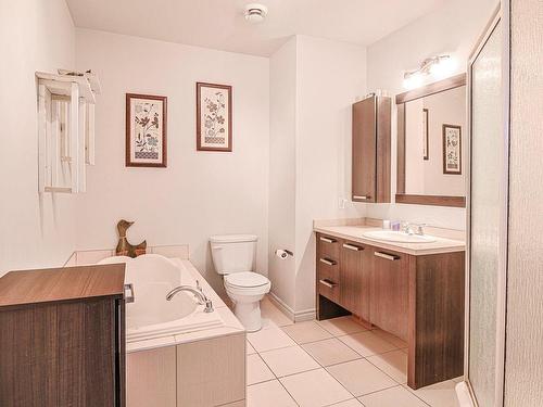 Salle de bains - 102-81 Rue Godue, Granby, QC - Indoor Photo Showing Bathroom