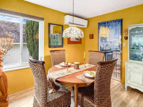 606 Pine Ridge Dr, Cobble Hill, BC - Indoor Photo Showing Dining Room