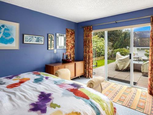 606 Pine Ridge Dr, Cobble Hill, BC - Indoor Photo Showing Bedroom
