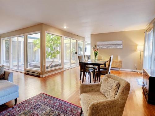 4133 Rocky Mountain Rd, Malahat, BC - Indoor Photo Showing Living Room