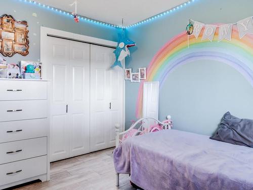 5555 Broadway St, Port Alberni, BC - Indoor Photo Showing Bedroom