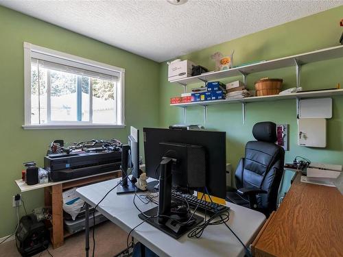 2051 Ingot Dr, Cobble Hill, BC - Indoor Photo Showing Office