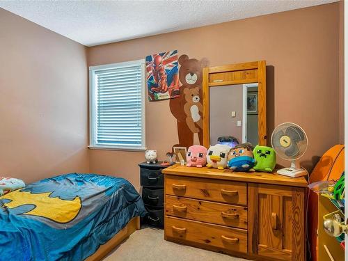 2051 Ingot Dr, Cobble Hill, BC - Indoor Photo Showing Bedroom