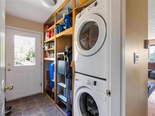 2051 Ingot Dr, Cobble Hill, BC - Indoor Photo Showing Laundry Room