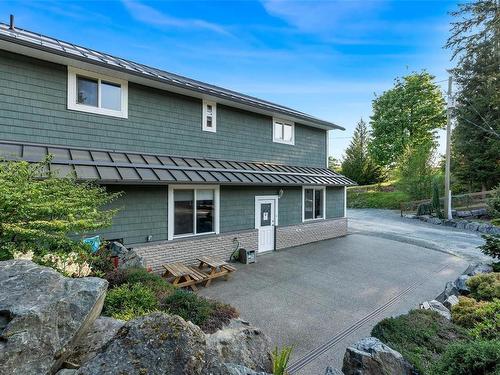 2051 Ingot Dr, Cobble Hill, BC - Outdoor With Exterior