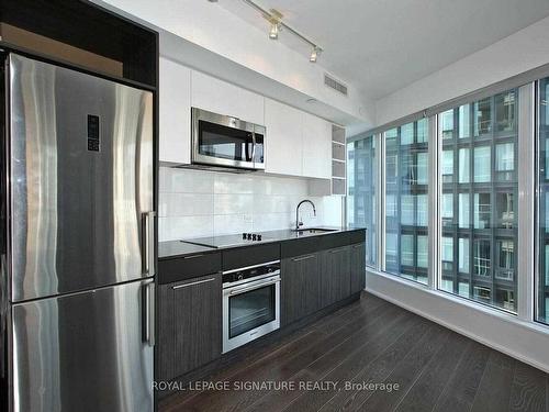 1508-68 Shuter St, Toronto, ON - Indoor Photo Showing Kitchen With Upgraded Kitchen