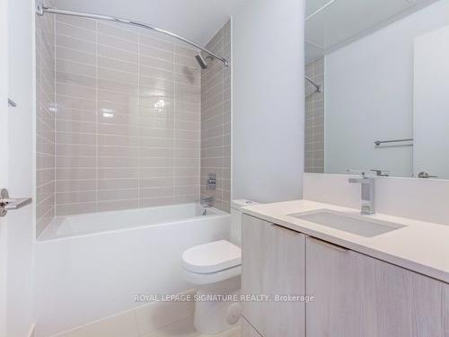 3209-181 Dundas St E, Toronto, ON - Indoor Photo Showing Bathroom