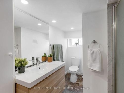 117 Bowmore Rd, Toronto, ON - Indoor Photo Showing Bathroom