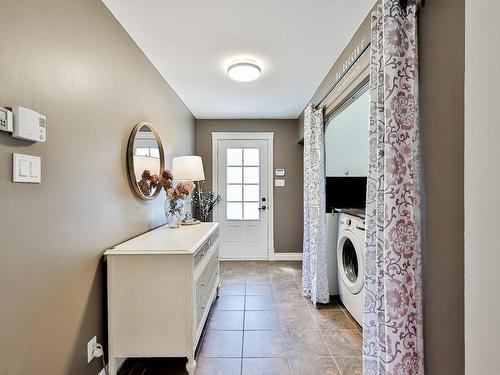 Hall - 25 Rue Clermont, Saint-Lin/Laurentides, QC - Indoor Photo Showing Laundry Room