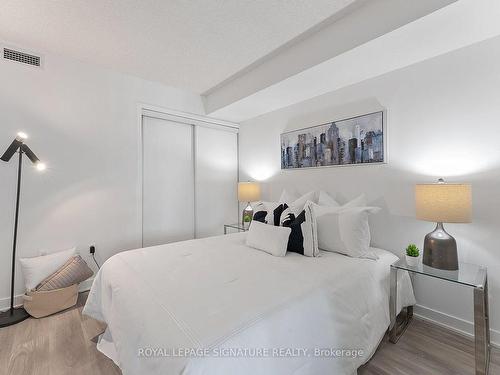 917-4K Spadina Ave, Toronto, ON - Indoor Photo Showing Bedroom