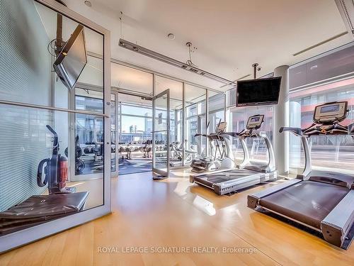 917-4K Spadina Ave, Toronto, ON - Indoor Photo Showing Gym Room