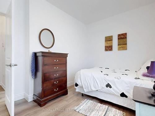 1737 Central St, Pickering, ON - Indoor Photo Showing Bedroom