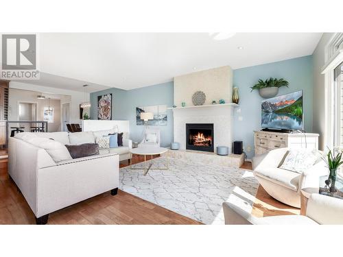 804 15Th  Street, Invermere, BC - Indoor Photo Showing Living Room With Fireplace