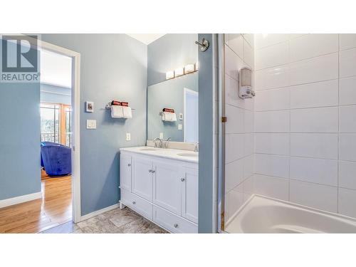 804 15Th  Street, Invermere, BC - Indoor Photo Showing Bathroom