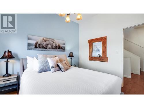 804 15Th  Street, Invermere, BC - Indoor Photo Showing Bedroom