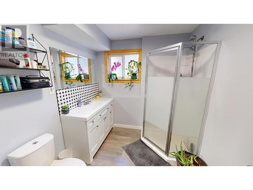 2824 Blackwater Road, Quesnel, BC - Indoor Photo Showing Bathroom