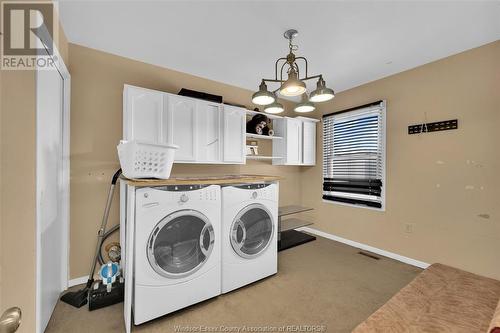 1205 Oak, Windsor, ON - Indoor Photo Showing Laundry Room