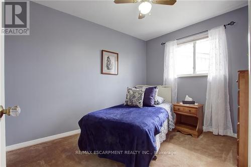 247 Fernwood Crescent, Hamilton, ON - Indoor Photo Showing Bedroom
