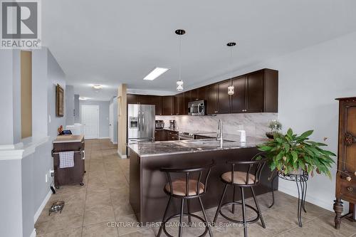1521 Green Gables Rd, London, ON - Indoor Photo Showing Kitchen