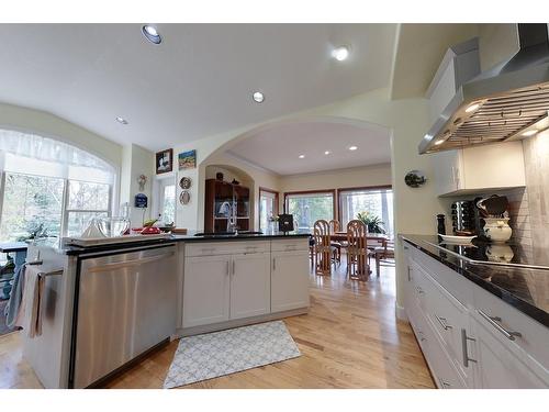 1111 Fox Tree Road, Lister, BC - Indoor Photo Showing Kitchen