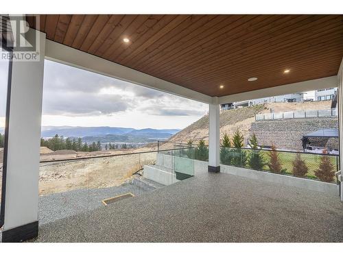 718 Carnoustie Drive, Kelowna, BC - Outdoor With Exterior