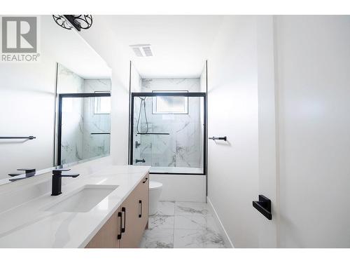 718 Carnoustie Drive, Kelowna, BC - Indoor Photo Showing Bathroom