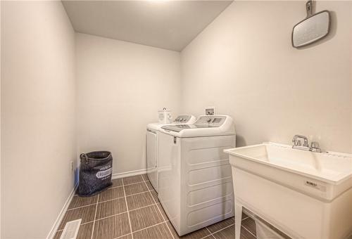 25 Anderson Road, Brantford, ON - Indoor Photo Showing Laundry Room