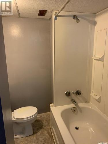 304 Hugo Avenue, Saskatoon, SK - Indoor Photo Showing Bathroom