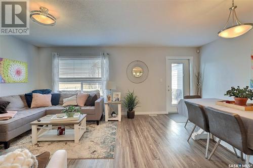601 2 Savanna Crescent, Pilot Butte, SK - Indoor Photo Showing Living Room