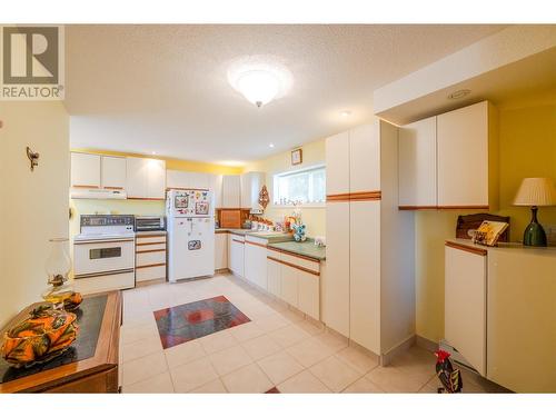 115 Cedar Avenue, Kaleden, BC - Indoor Photo Showing Kitchen