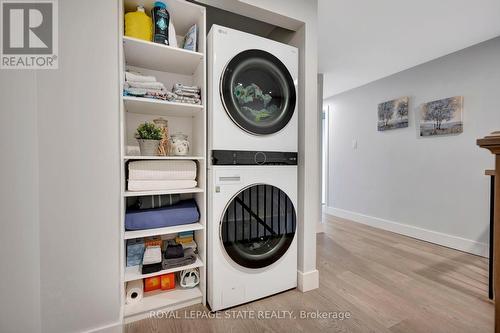 380 Melanie Cres, Hamilton, ON - Indoor Photo Showing Laundry Room