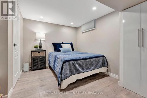 380 Melanie Cres, Hamilton, ON - Indoor Photo Showing Bedroom