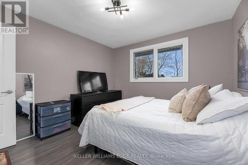 9393 South Chippawa Rd, West Lincoln, ON - Indoor Photo Showing Bedroom