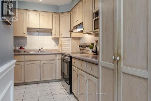 #22 -25 Redbury St, Hamilton, ON - Indoor Photo Showing Kitchen With Double Sink
