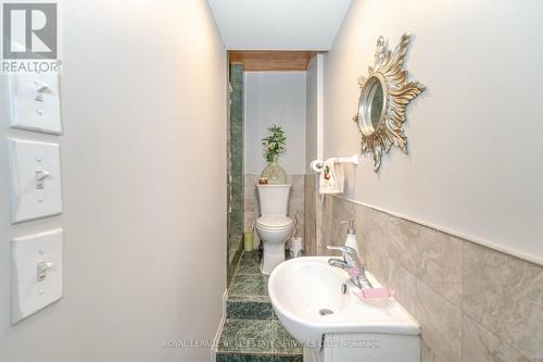 123 Market Street, Hamilton, ON - Indoor Photo Showing Bathroom